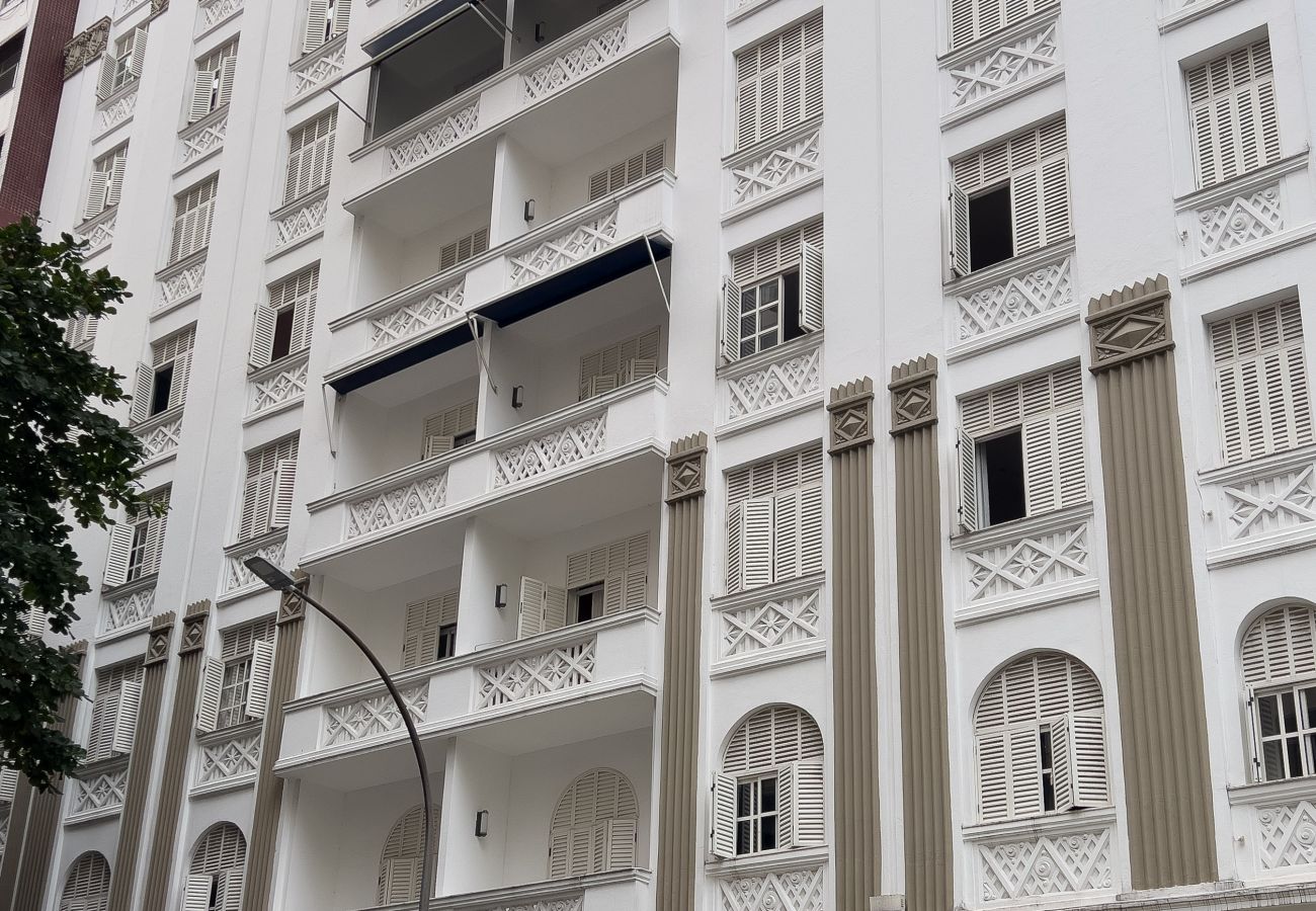 Apartment in Rio de Janeiro - 2 minutos da Praia de Copacabana | DF408