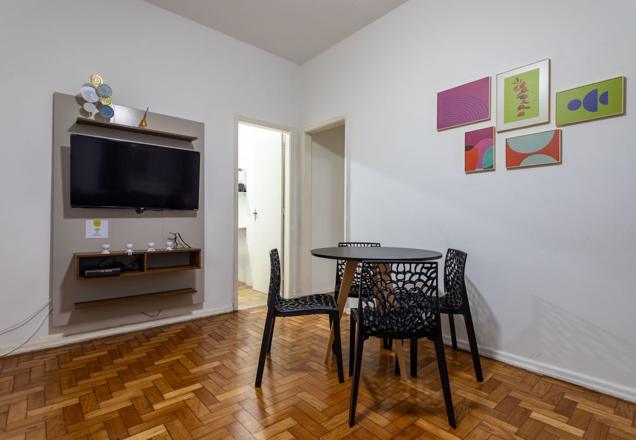 Apartment in Rio de Janeiro - 6 minutos da Praia de Copacabana | EL108