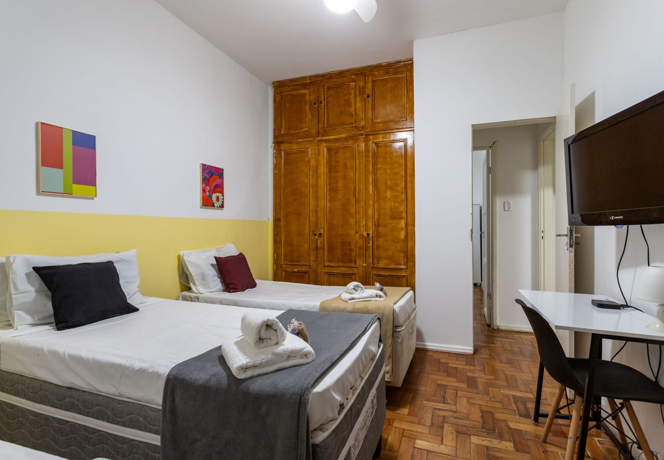 Apartment in Rio de Janeiro - 6 minutos da Praia de Copacabana | EL108