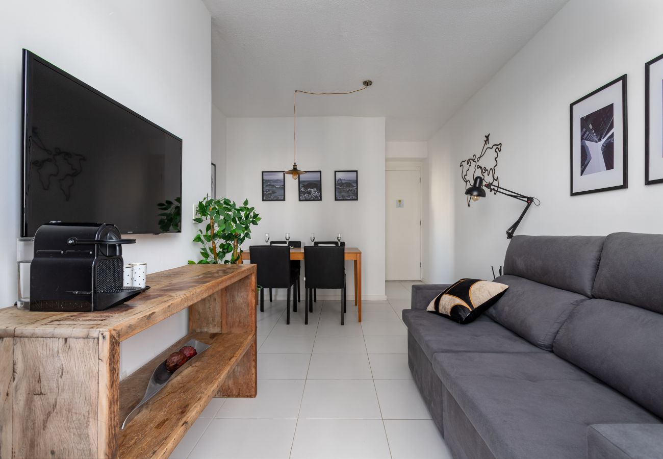 Apartment in Rio de Janeiro - Charme na Barra da Tijuca | Ótimo wifi | SA508