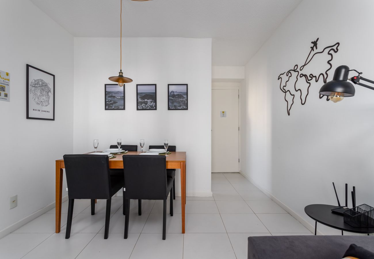 Apartment in Rio de Janeiro - Charme na Barra da Tijuca | Ótimo wifi | SA508