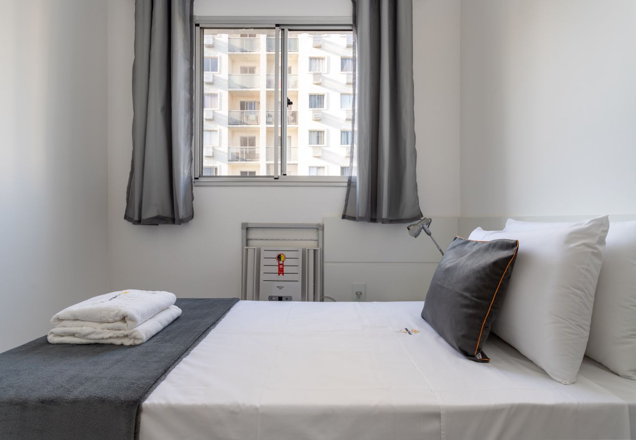 Apartment in Rio de Janeiro - Charme na Barra da Tijuca | Ótimo wifi | SA508