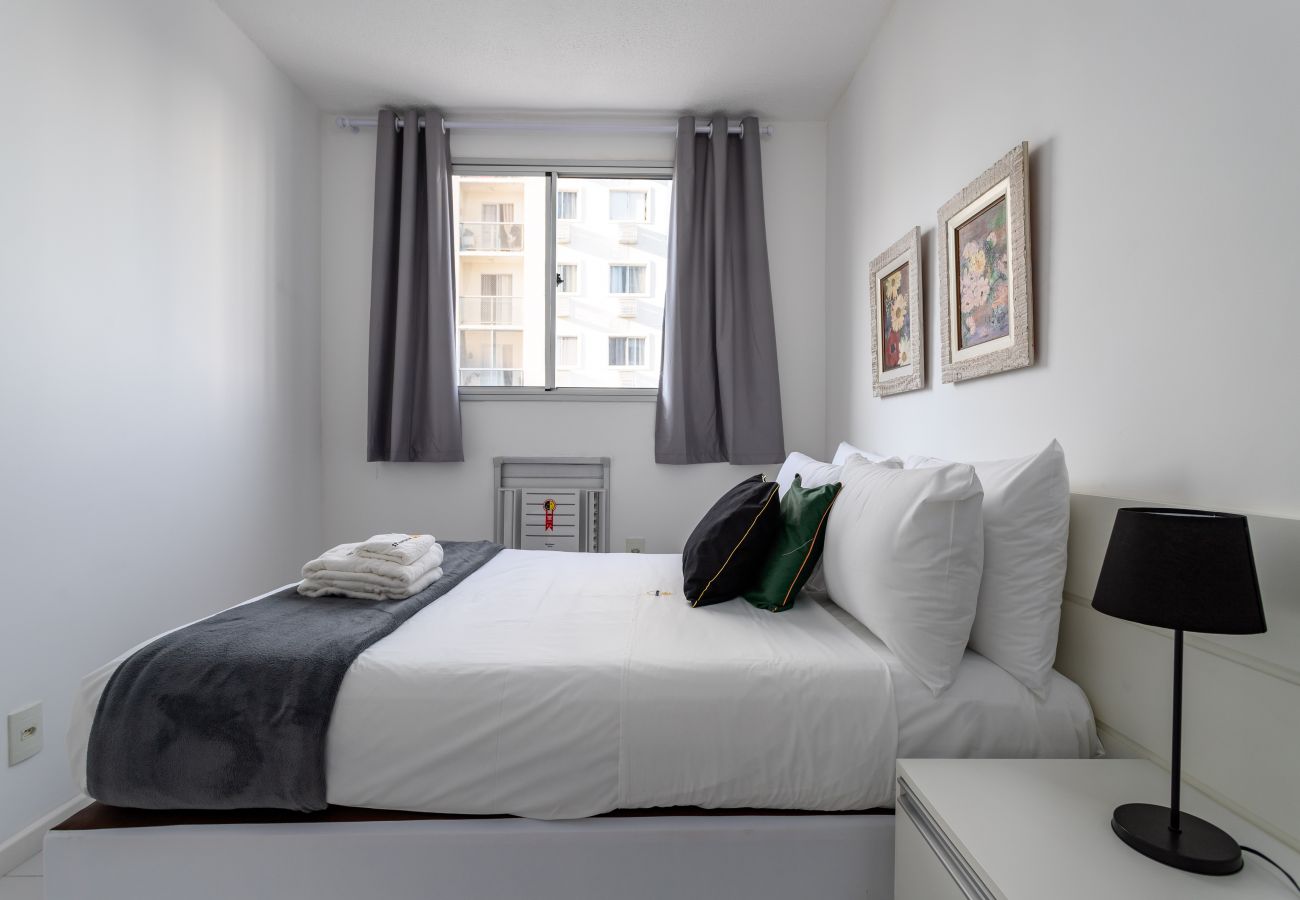 Apartment in Rio de Janeiro - Charme na Barra da Tijuca | Ótimo wifi | SA508