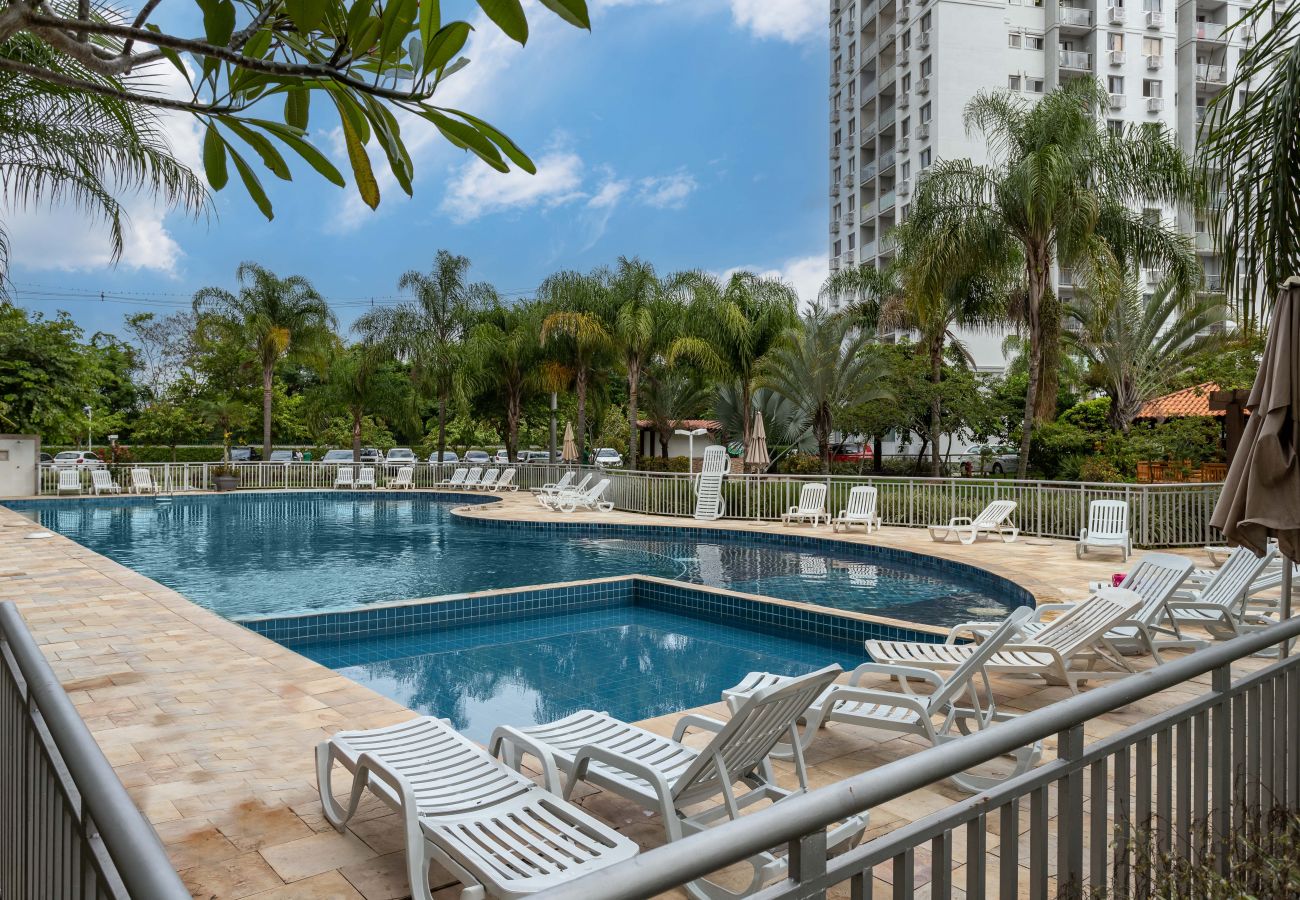 Apartment in Rio de Janeiro - Charme na Barra da Tijuca | Ótimo wifi | SA508