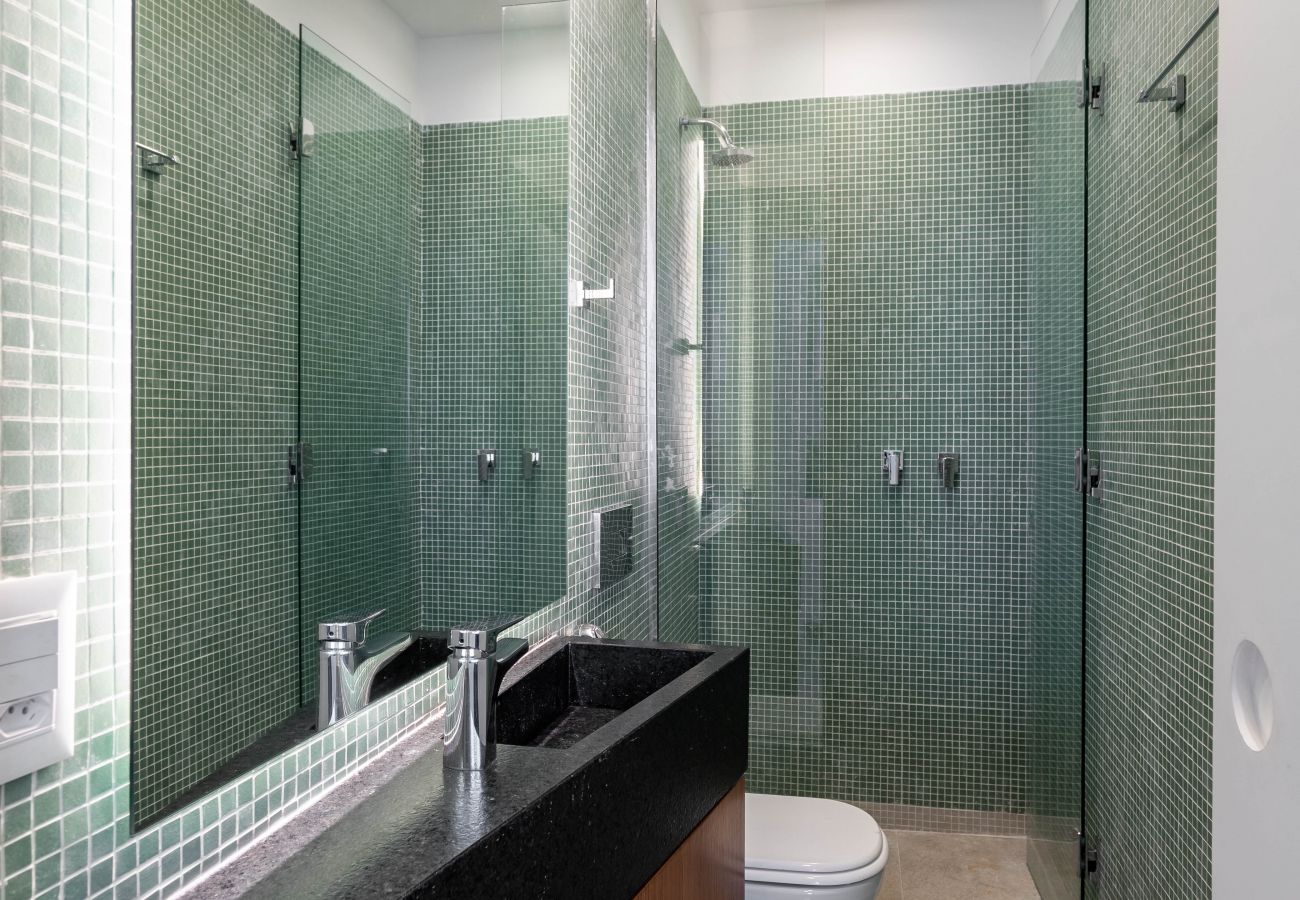 Apartment in Rio de Janeiro - Maravilhoso em Copacabana | 2 quartos | NSC501B 