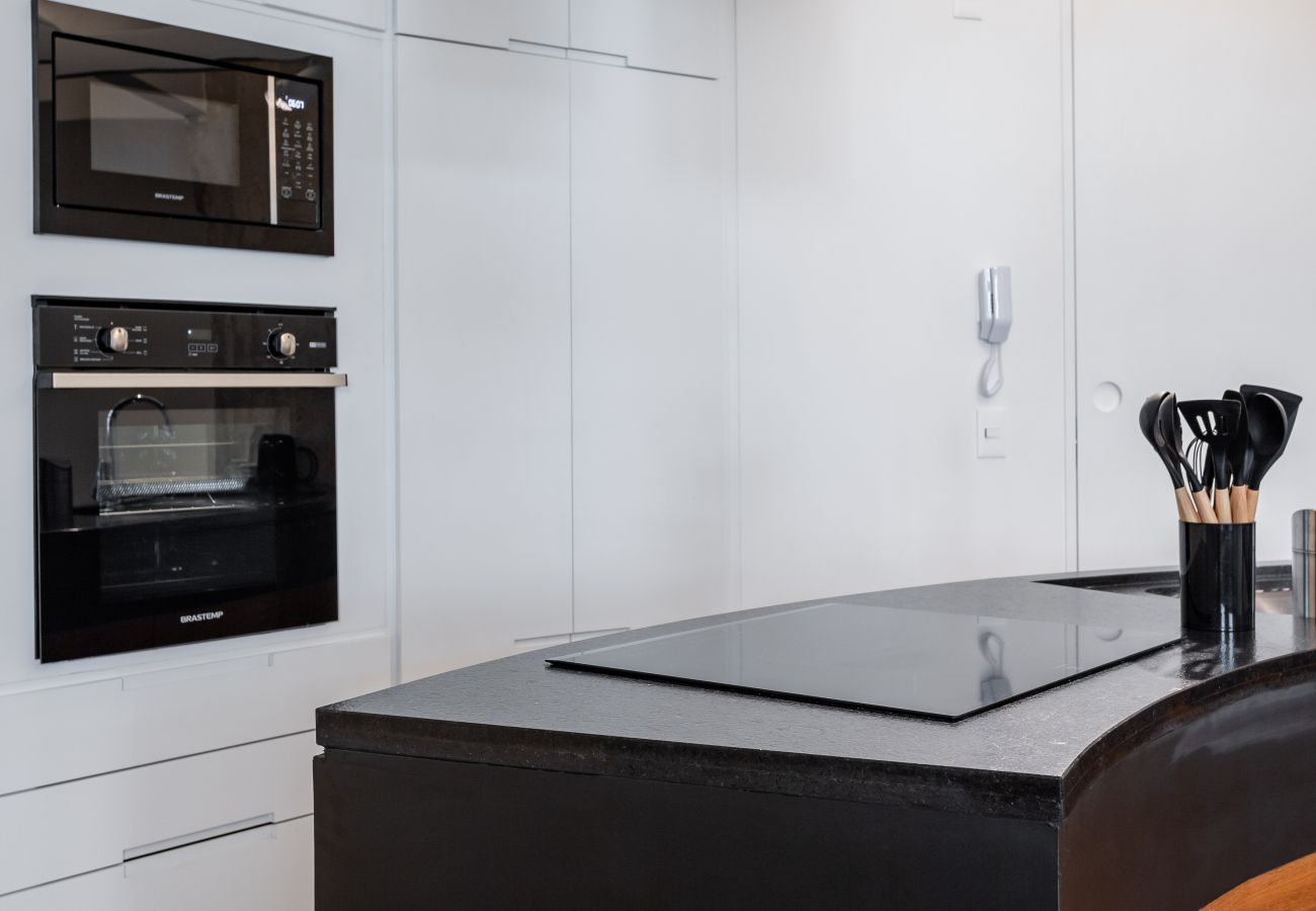 Apartment in Rio de Janeiro - Maravilhoso em Copacabana | 2 quartos | NSC501B 