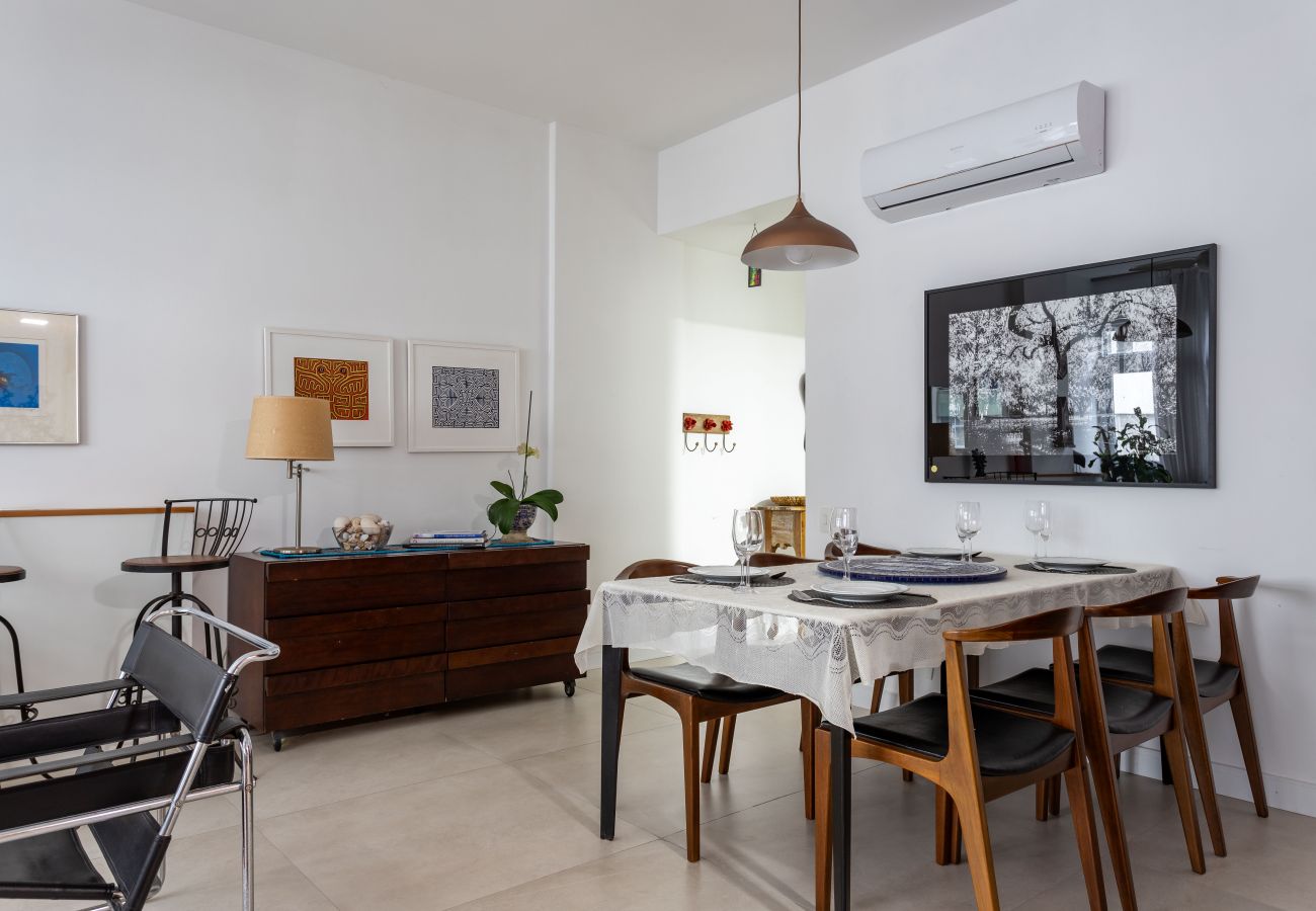 Apartment in Rio de Janeiro - 3 minutos da praia do Leme | GRC701