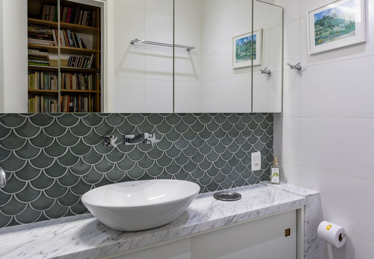 Apartment in Rio de Janeiro - 3 minutos da praia do Leme | GRC701