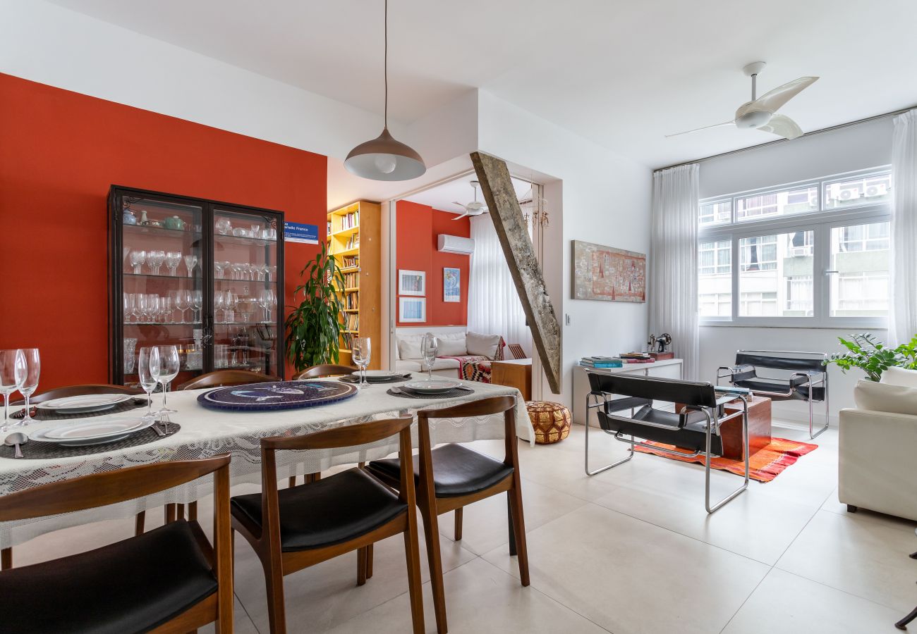 Apartment in Rio de Janeiro - 3 minutos da praia do Leme | GRC701