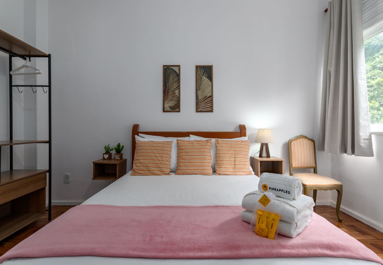 Apartment in Rio de Janeiro - Aconchego em Copa | Decoração clássica | BR911 