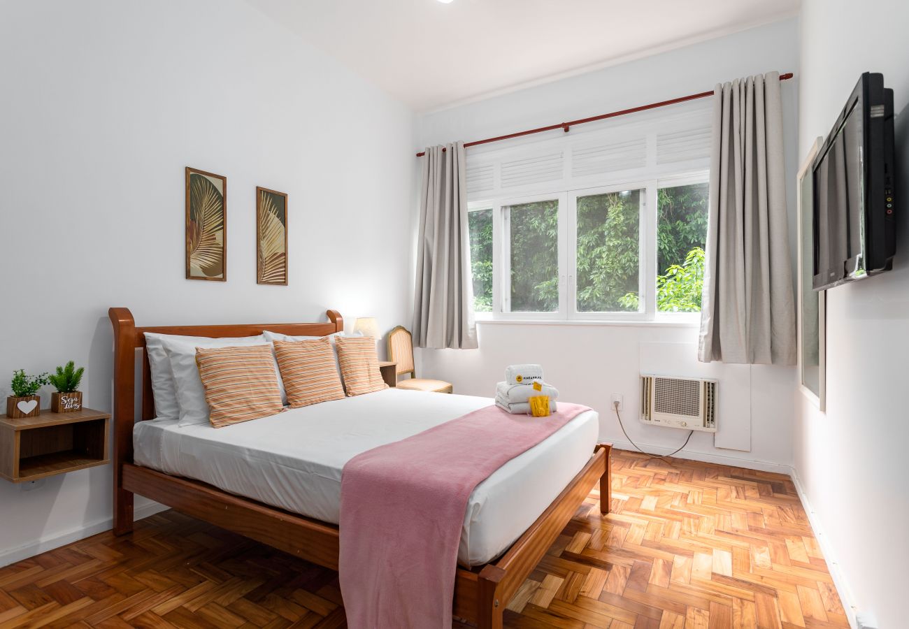 Apartment in Rio de Janeiro - Aconchego em Copa | Decoração clássica | BR911 