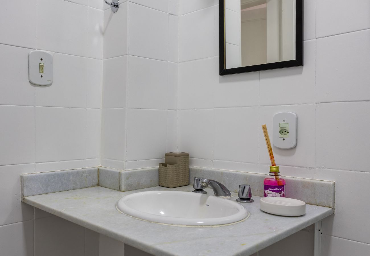Apartment in Rio de Janeiro - Aconchego em Copa | Decoração clássica | BR911 