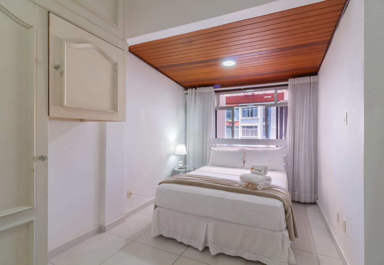 Apartment in Rio de Janeiro - Charme em Copa | Ótimo para casais | MVC1103