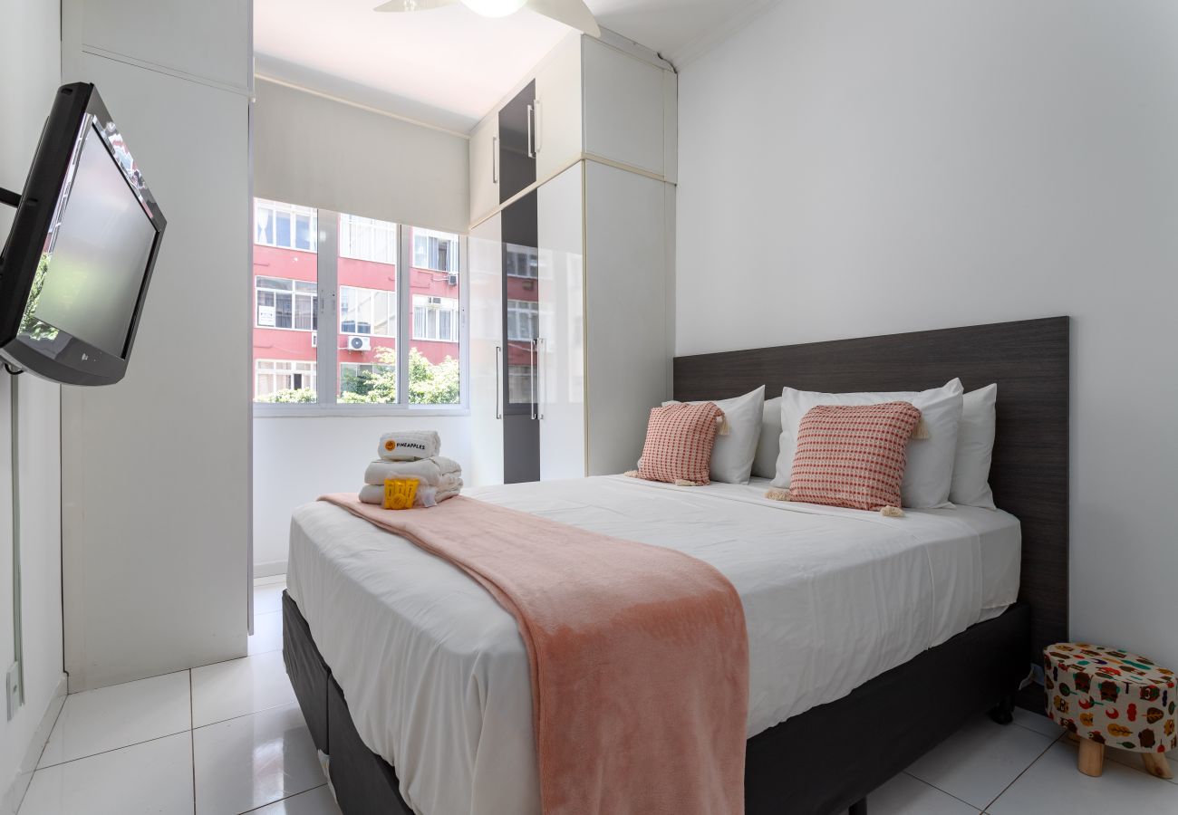 Apartment in Rio de Janeiro - Perfeito em Copacabana |Quarto confortável| BR401 