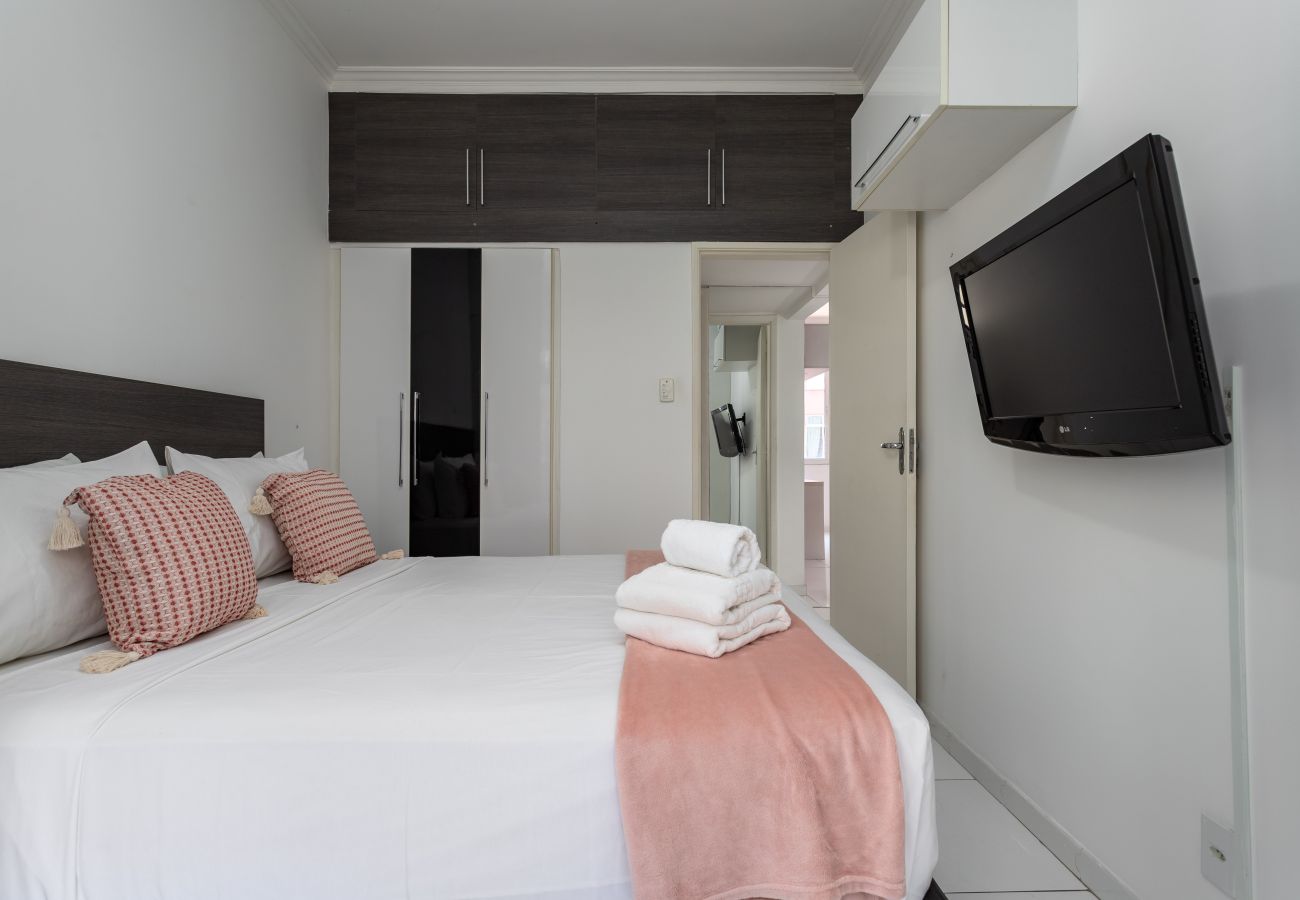 Apartment in Rio de Janeiro - Perfeito em Copacabana |Quarto confortável| BR401 
