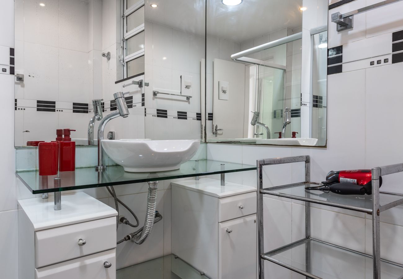 Apartment in Rio de Janeiro - Perfeito em Copacabana |Quarto confortável| BR401 