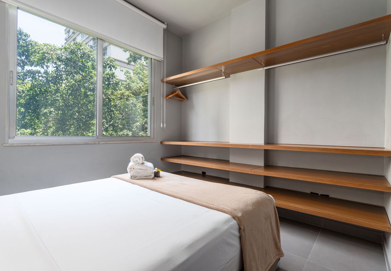 Apartment in Rio de Janeiro - 5 minutos da Praia do Leblon | AP302