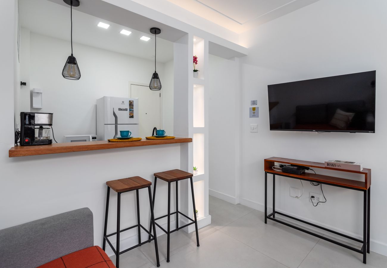 Apartment in Rio de Janeiro - 10 minutos da Praia do Flamengo, ao lado do metrô | CT404