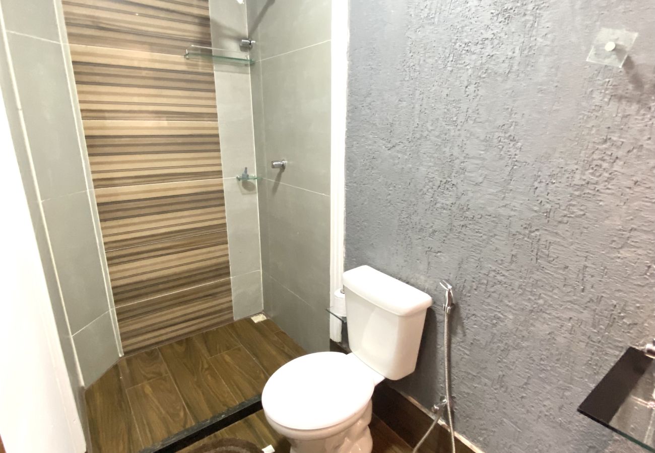 Rent by room in Cabo Frio - Pousada a 1 minuto da praia | UNR