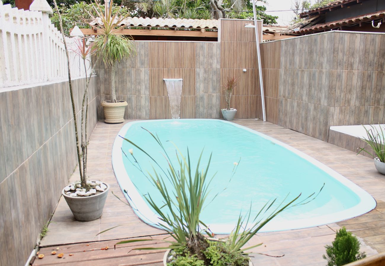 Rent by room in Cabo Frio - Pousada a 1 minuto da praia | UNR