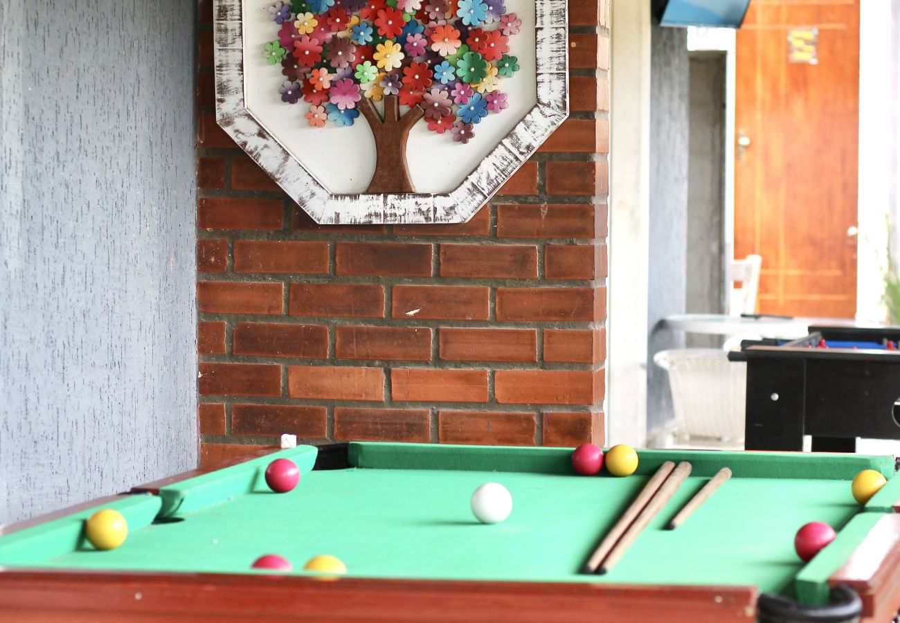 Rent by room in Cabo Frio - Pousada a 1 minuto da praia | UNR