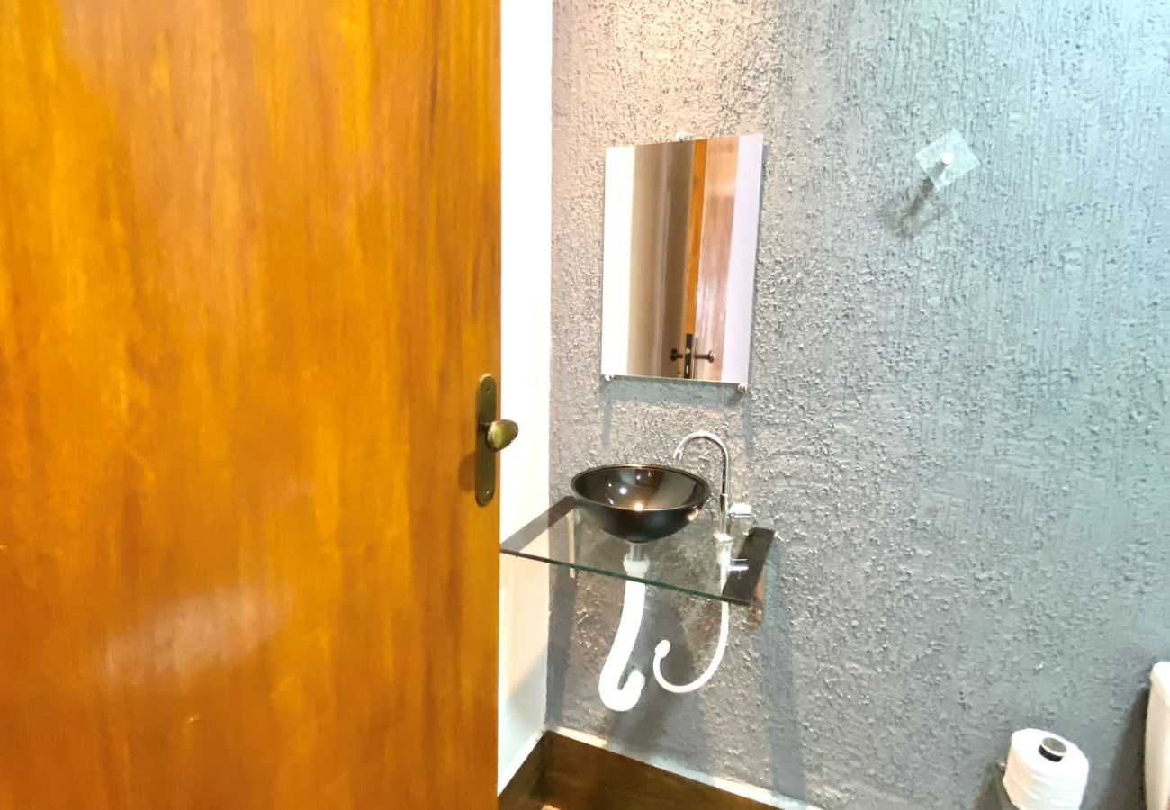 Rent by room in Cabo Frio - Pousada a 1 minuto da praia | UNR