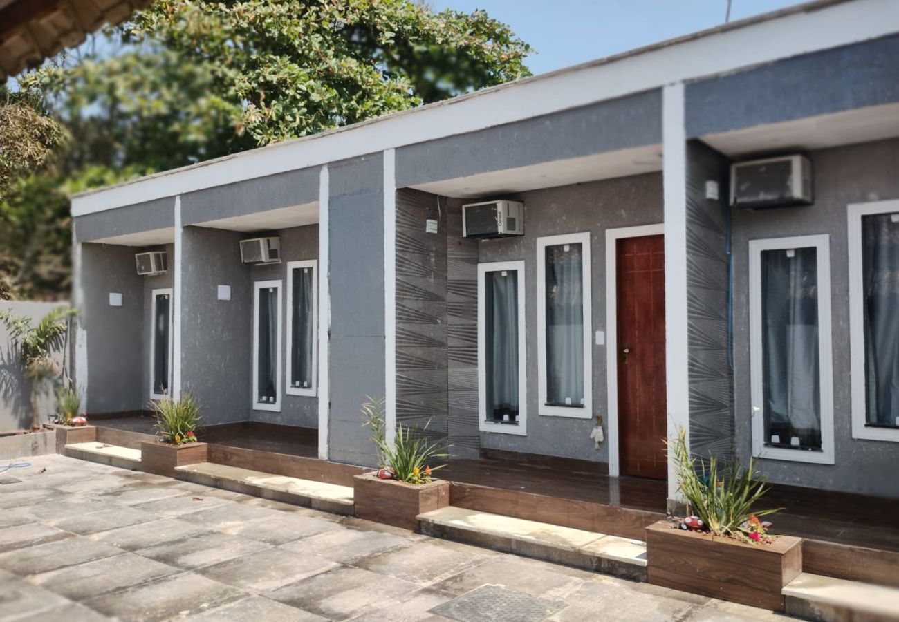 Rent by room in Cabo Frio - Pousada a 1 minuto da praia | UNR