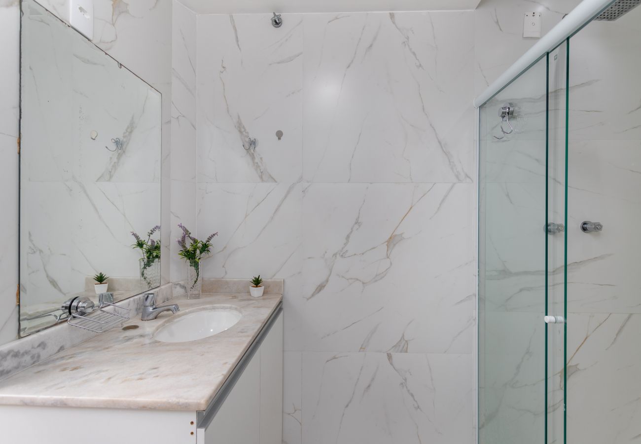 Apartment in Rio de Janeiro - 3 minutos da praia do Leme | GS501