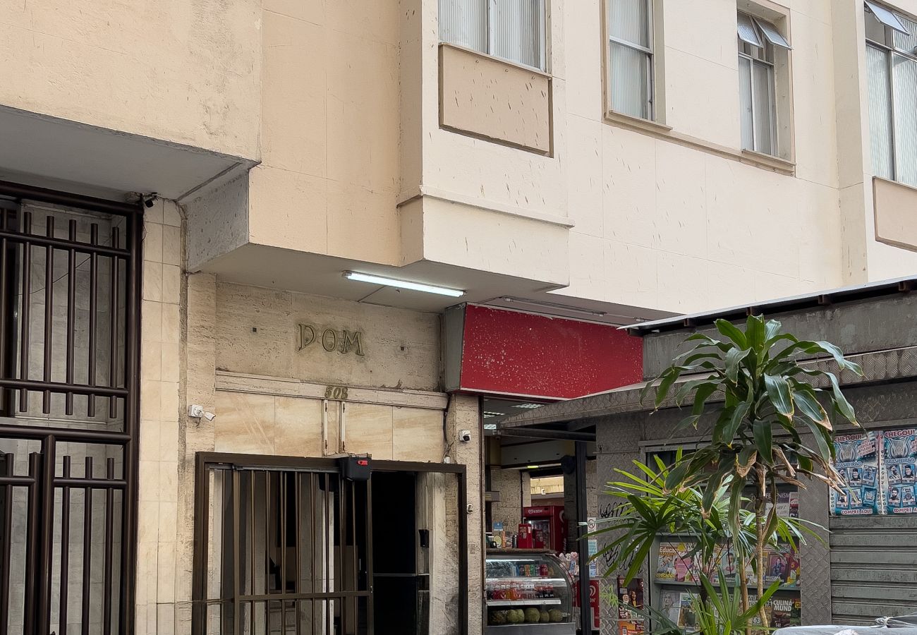 Apartment in Rio de Janeiro - 3 minutos da praia do Leme | GS501