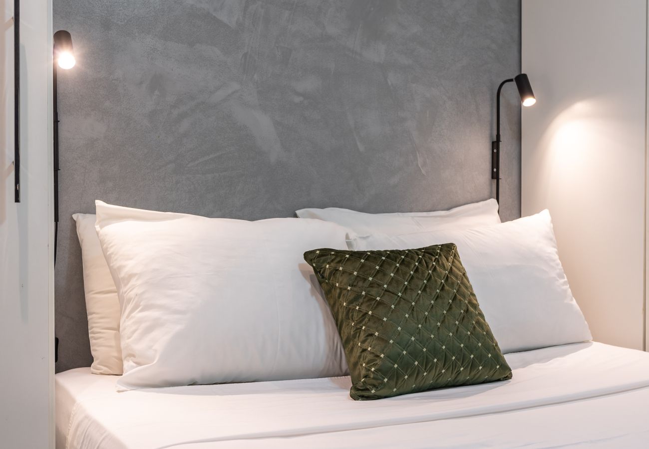 Apartment in Rio de Janeiro - Em frente ao metrô e 8 minutos da praia | SF228