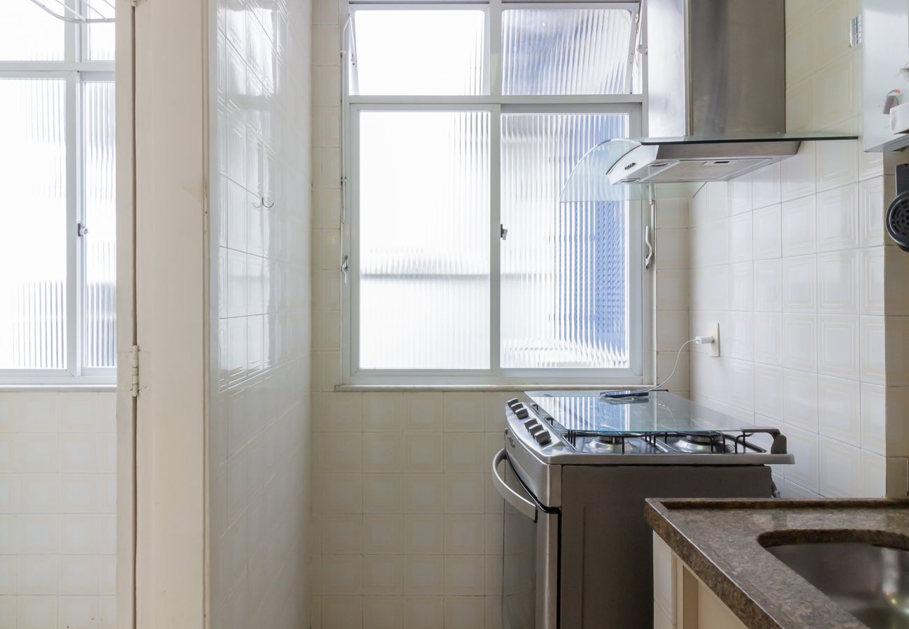 Apartment in Rio de Janeiro - Próximo do metrô e 10 minutos da praia | MFB302