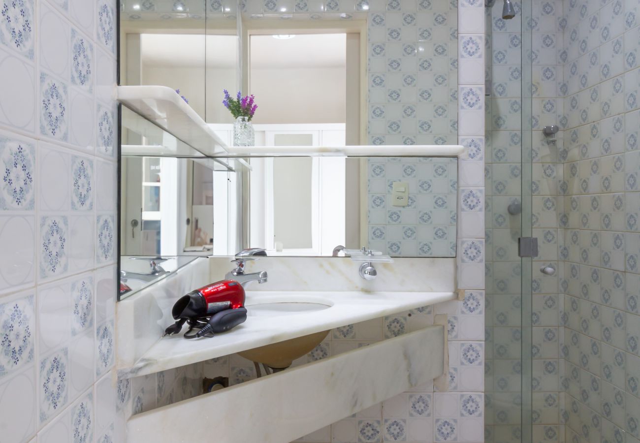 Apartment in Rio de Janeiro - Próximo do metrô e 10 minutos da praia | MFB302