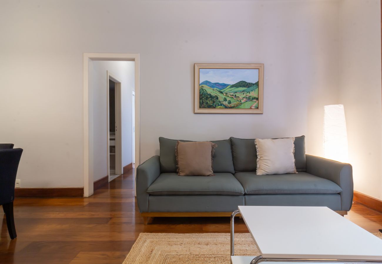 Apartment in Rio de Janeiro - Próximo do metrô e 10 minutos da praia | MFB302