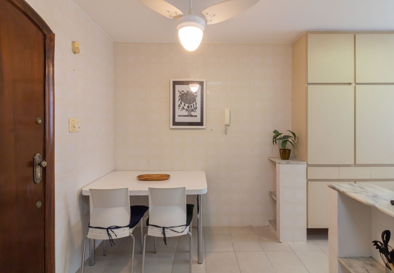 Apartment in Rio de Janeiro - Próximo do metrô e 10 minutos da praia | MFB302