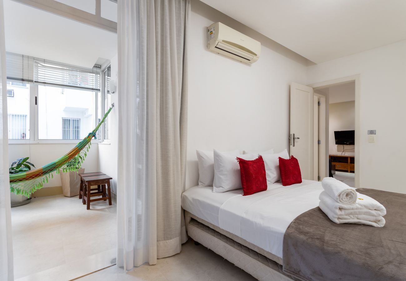 Apartment in Rio de Janeiro - 4 minutos da praia de Copacabana | NSC205