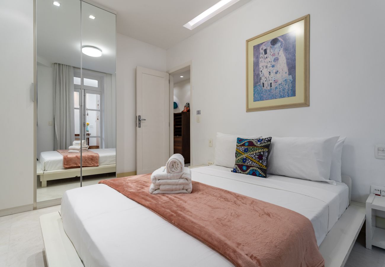 Apartment in Rio de Janeiro - 4 minutos da praia de Copacabana | NSC205