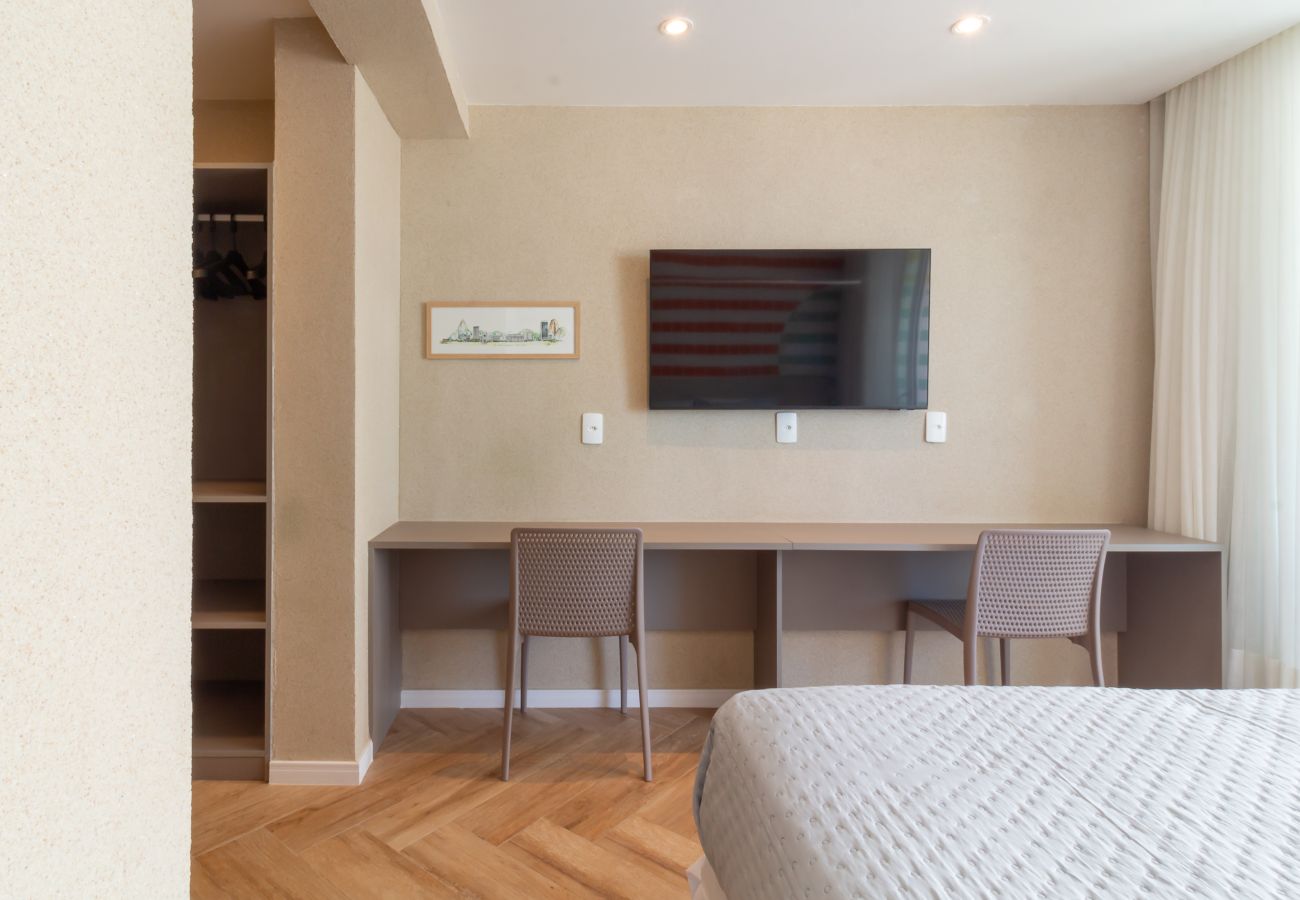 Apartment in Rio de Janeiro - Vista para o Mar e Varanda com Banheira  | Q21