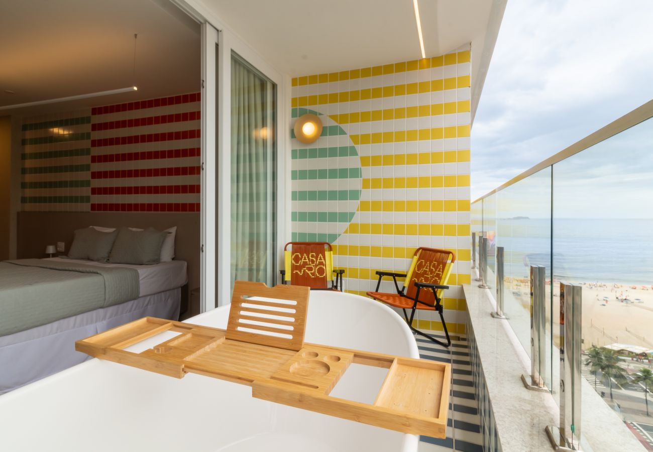 Apartment in Rio de Janeiro - Vista para o Mar e Varanda com Banheira  | Q4