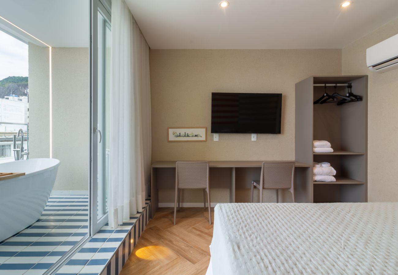 Apartment in Rio de Janeiro - Vista para o Mar e Varanda com Banheira  | Q4
