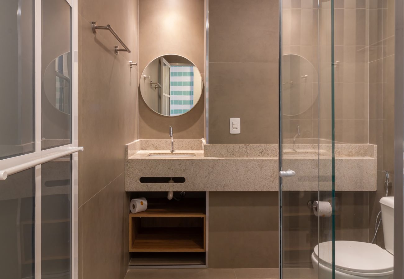 Apartment in Rio de Janeiro - Vista para o Mar e Varanda com Banheira  | Q4