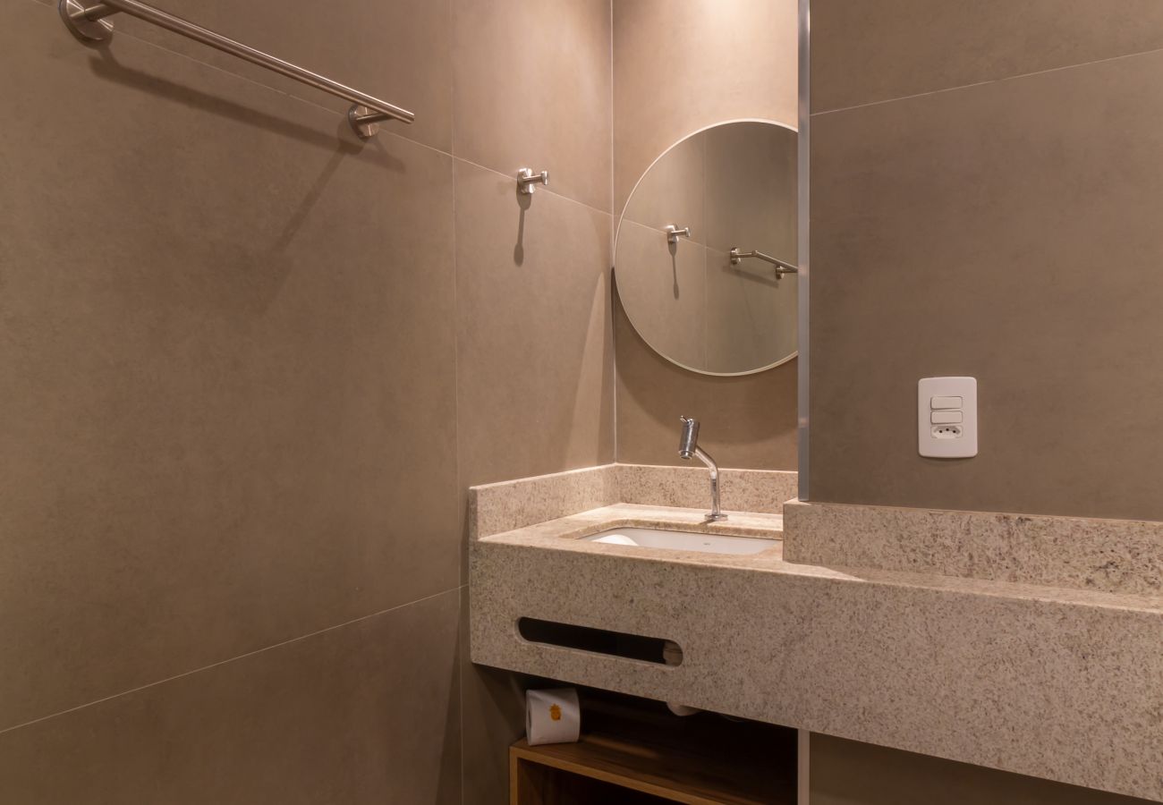 Apartment in Rio de Janeiro - Vista para o Mar e Varanda com Banheira  | Q4