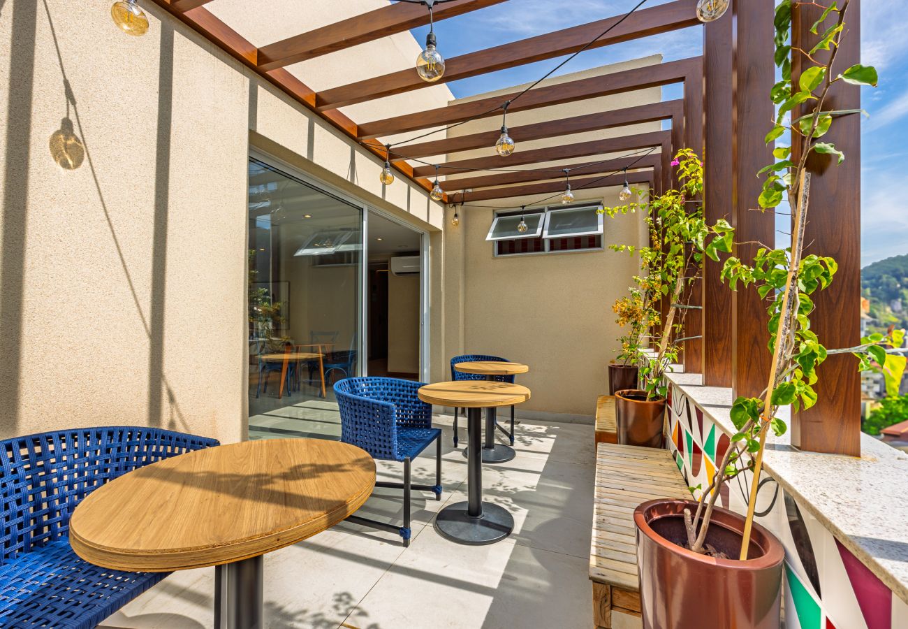 Apartment in Rio de Janeiro - Vista para o Mar e Varanda com Banheira  | Q4