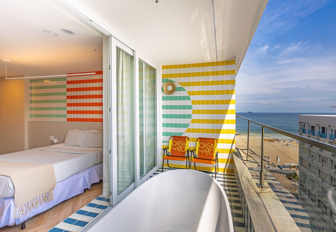 Apartment in Rio de Janeiro - Vista para o Mar e Varanda com Banheira  | Q4