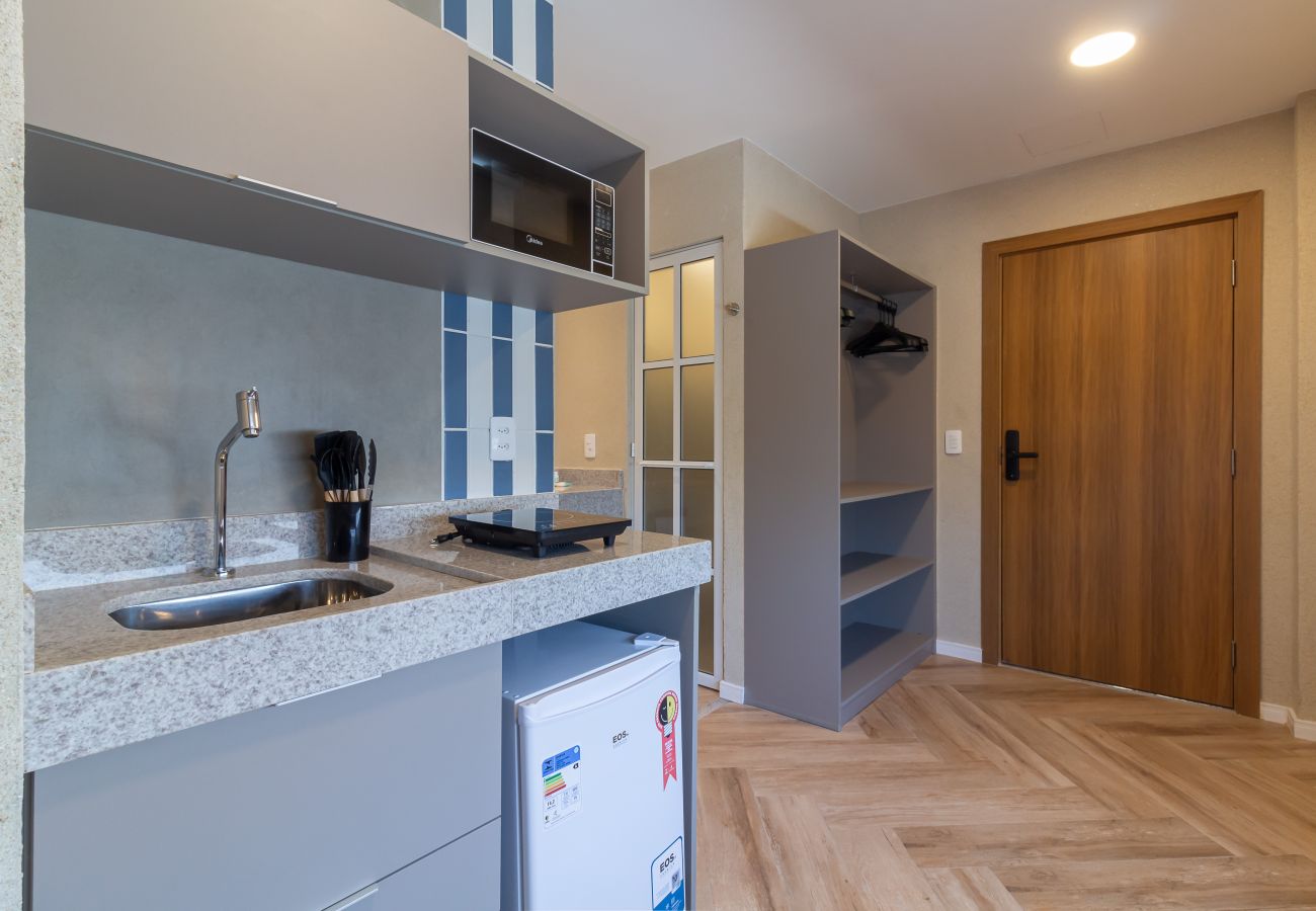 Apartment in Rio de Janeiro - Acolhedor a Poucos Passos de Praia de Copacabana | Q13