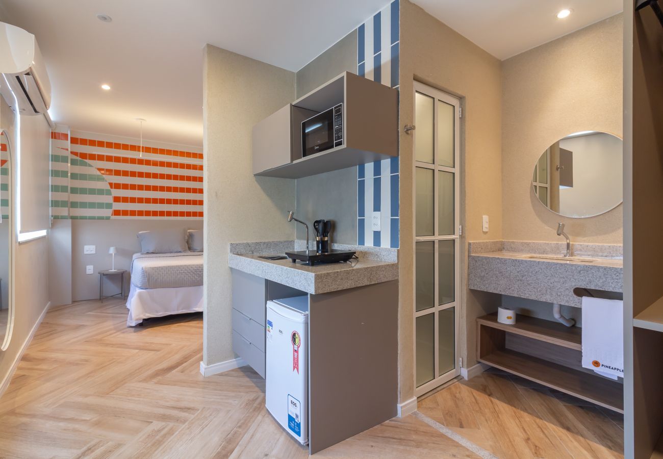 Apartment in Rio de Janeiro - Acolhedor a Poucos Passos de Praia de Copacabana | Q13