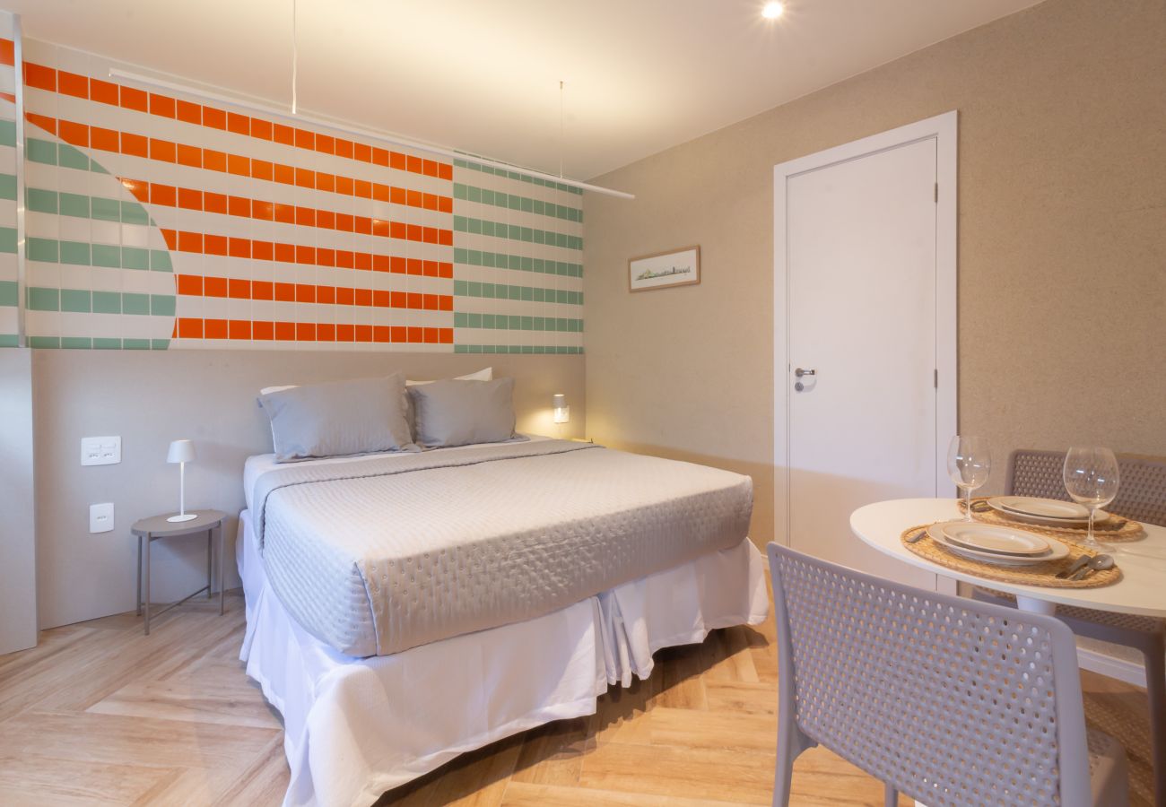 Apartment in Rio de Janeiro - Acolhedor a Poucos Passos de Praia de Copacabana | Q13