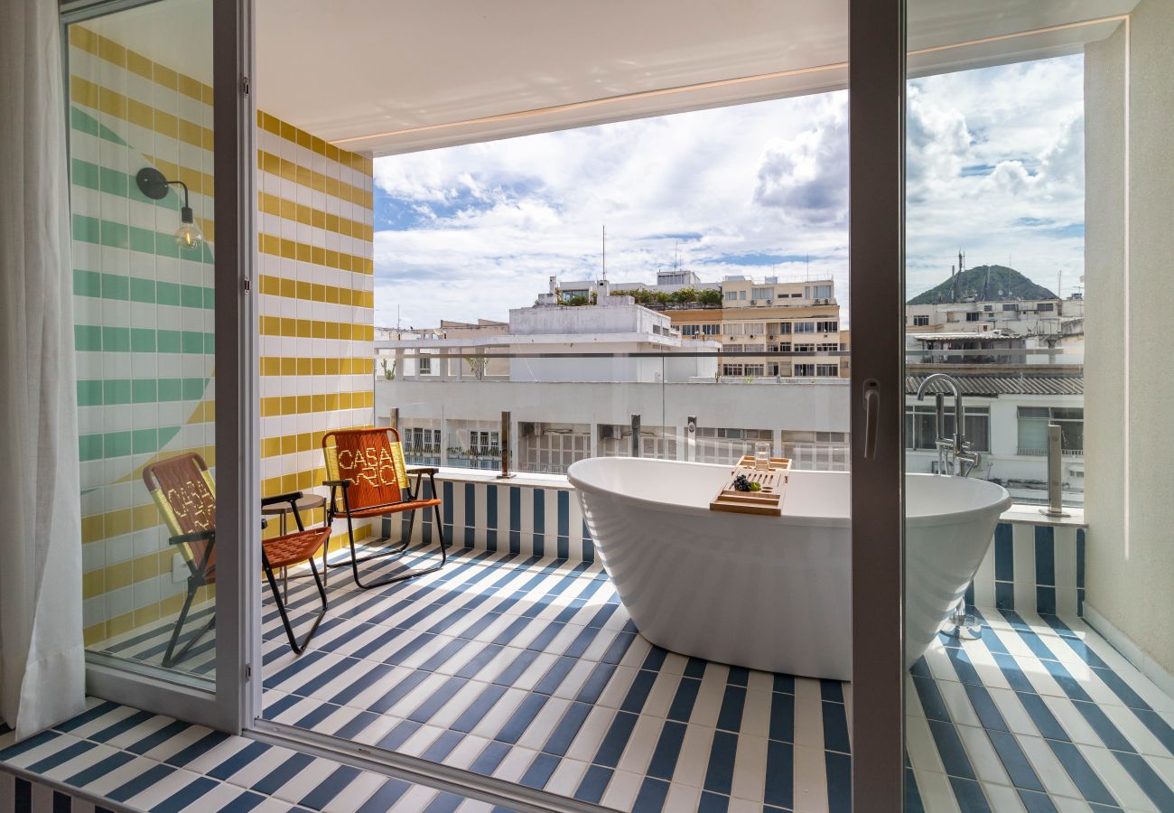 Apartment in Rio de Janeiro - Vista para o Mar e Varanda com Banheira | Q5