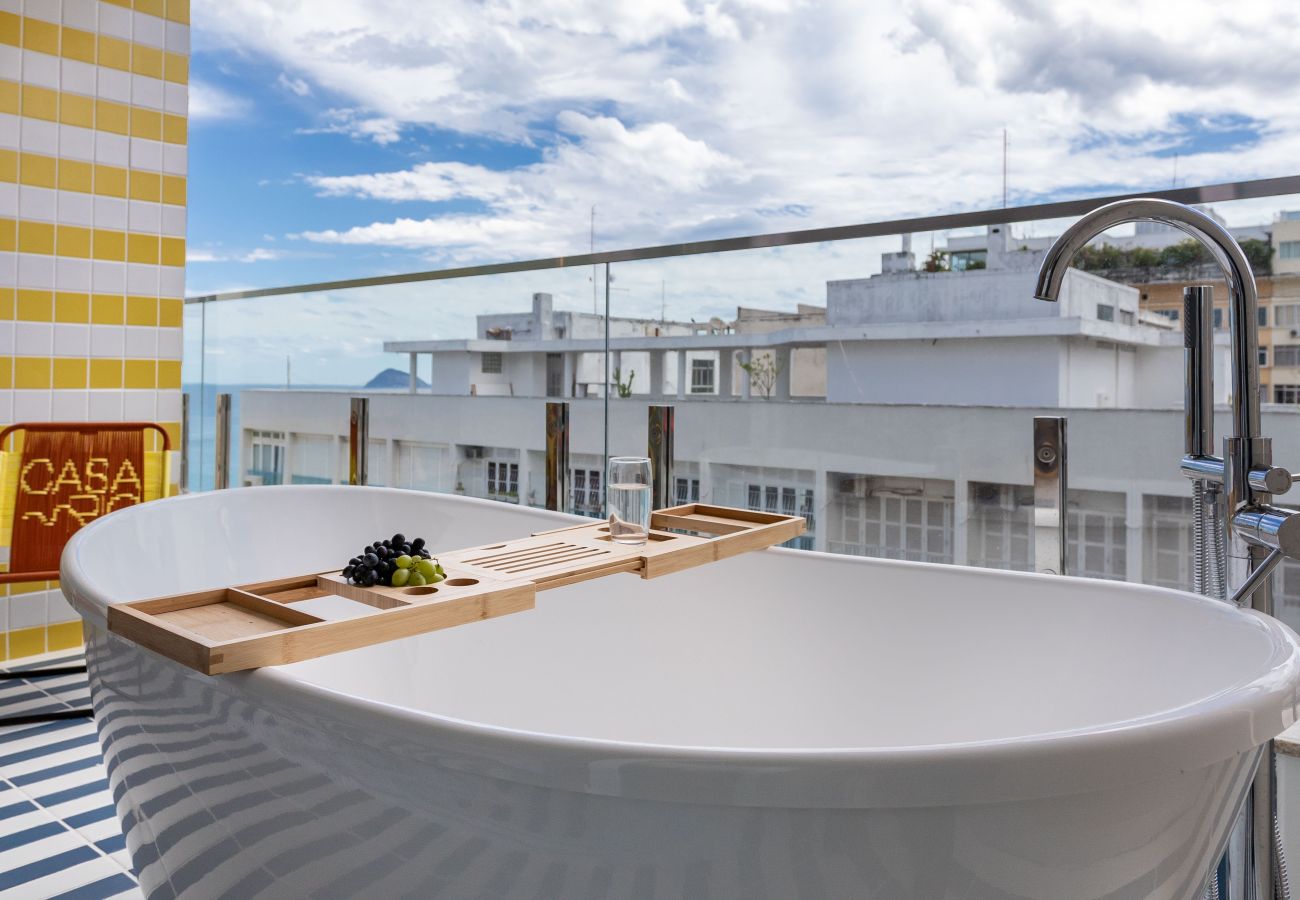 Apartment in Rio de Janeiro - Vista para o Mar e Varanda com Banheira | Q5