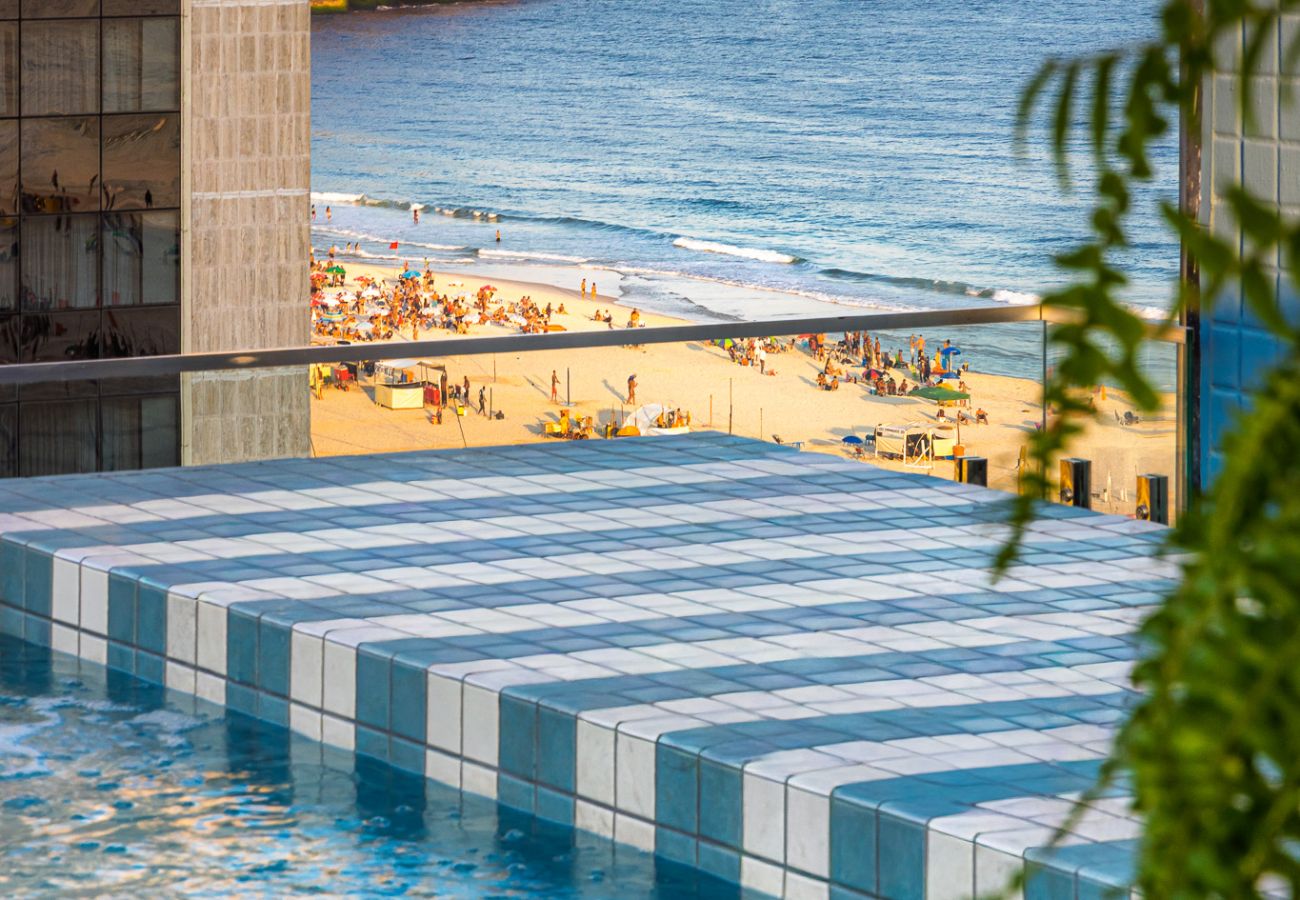 Apartment in Rio de Janeiro - Vista para o Mar e Varanda com Banheira | Q5