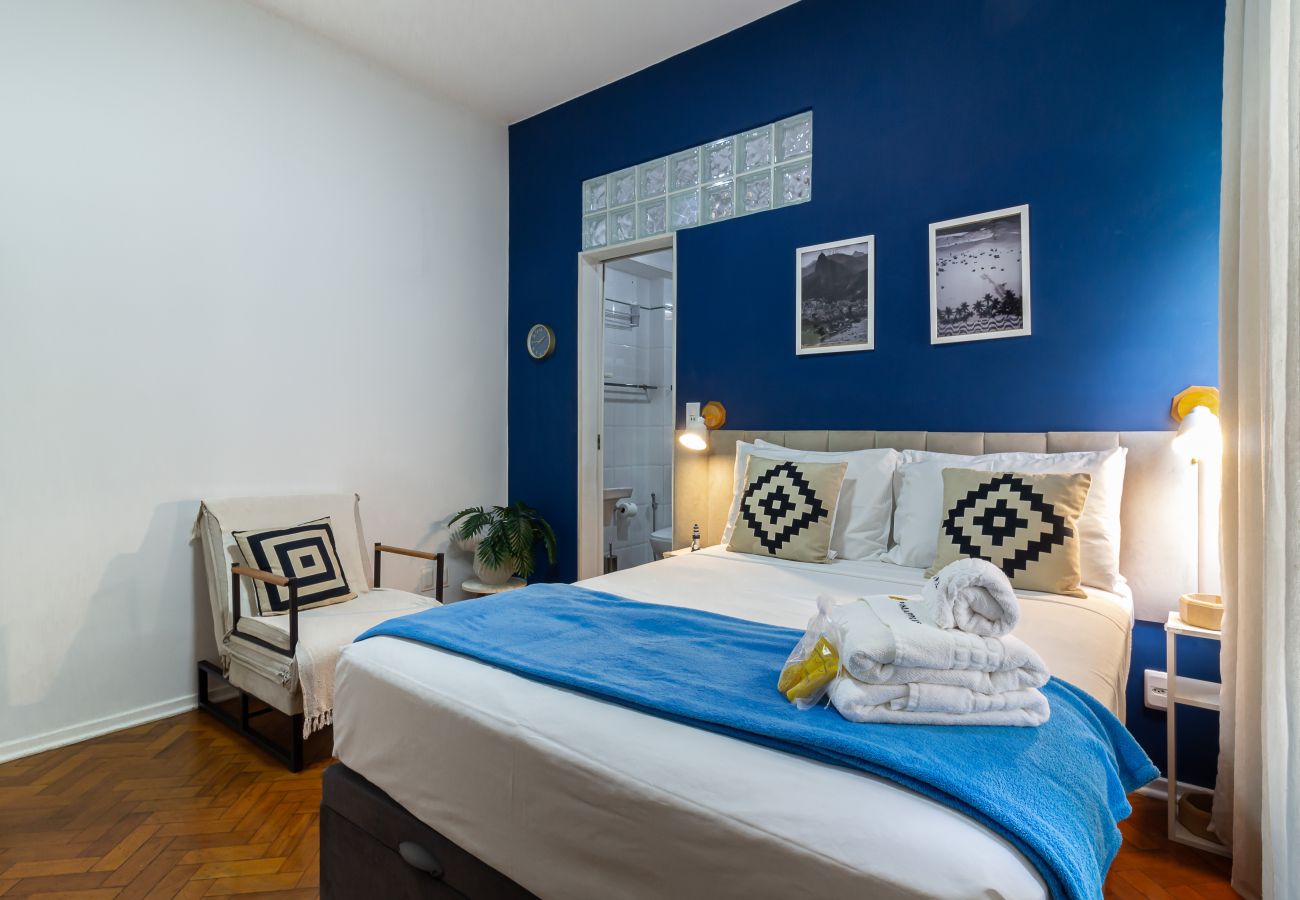Apartment in Rio de Janeiro - Apartamento em Copacabana a 9 minutos da Praia | STC202